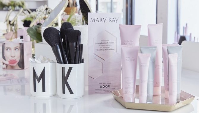 mary-kay-beautyparty-1300-x-970_0.jpg